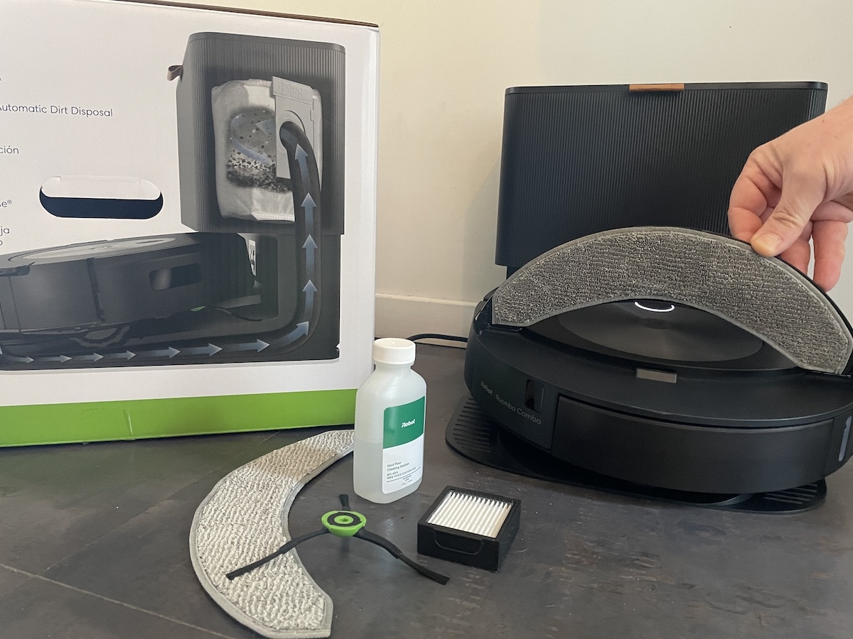 Aspirateur robot IROBOT Roomba Combo J7+ avec station d'auto-vidage Pas  Cher 