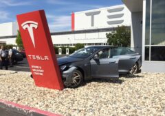 Tesla accident autopilot