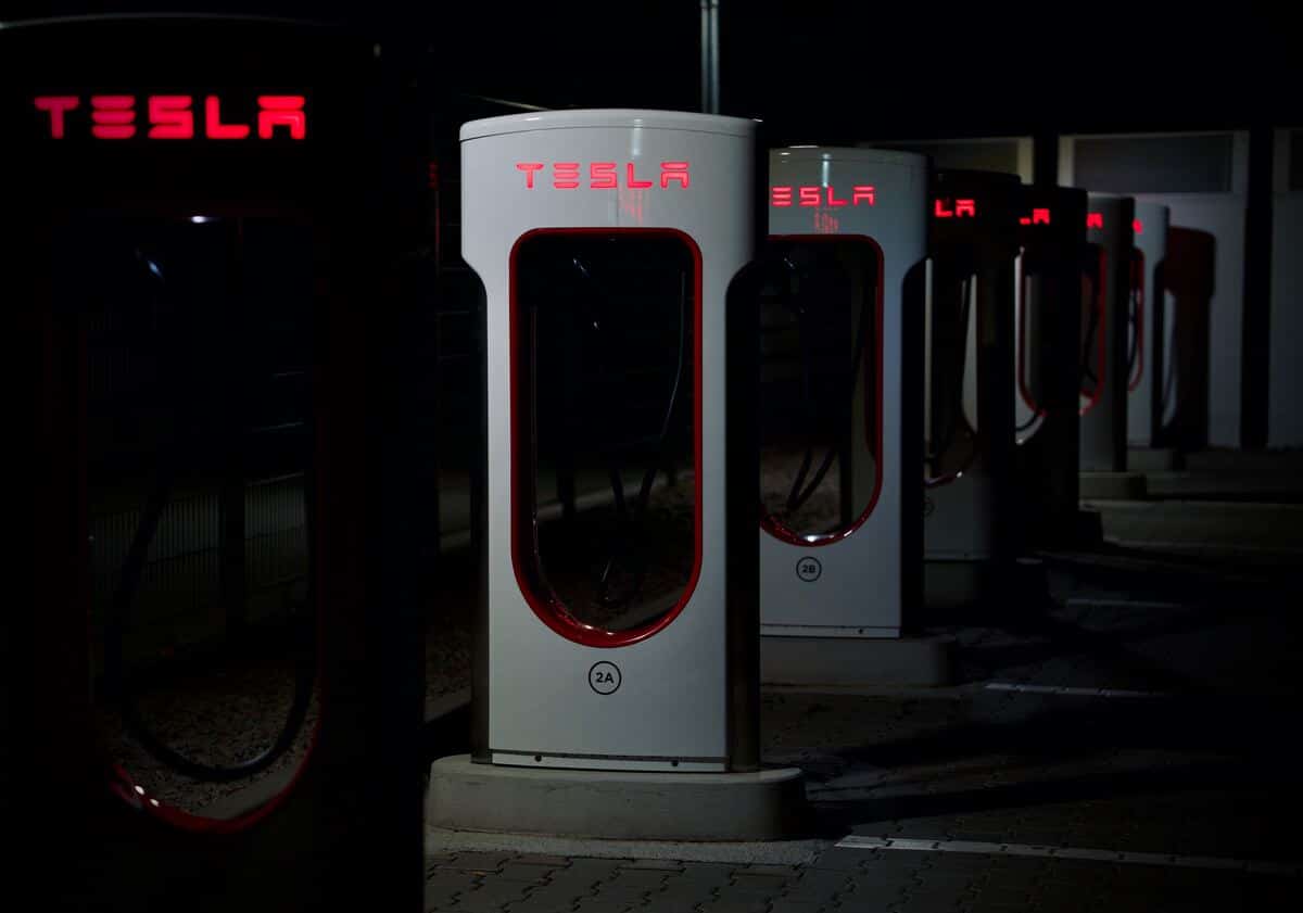 tesla superchargeurs énergie prix voiture électrique