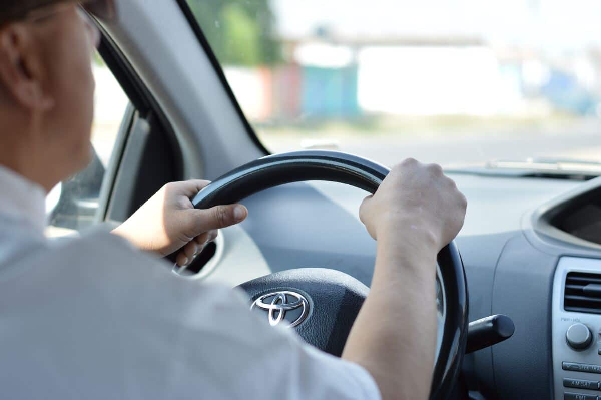 arnaque rétroviseur route automobiliste police astuce