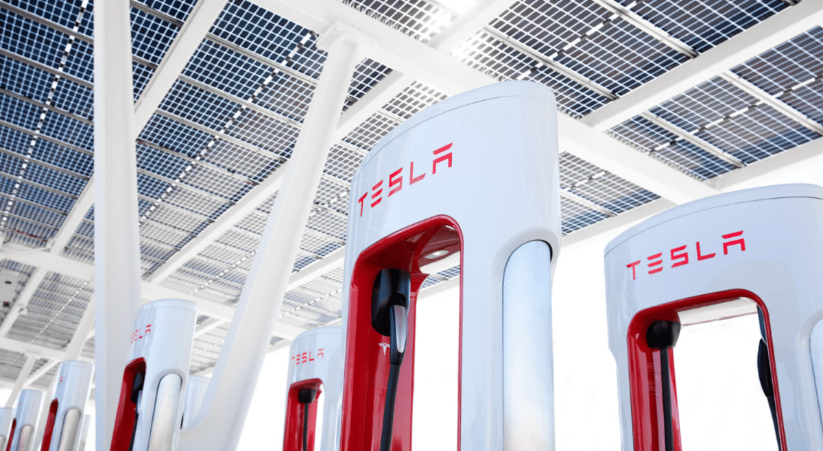 Tesla Superchargeur fusillade