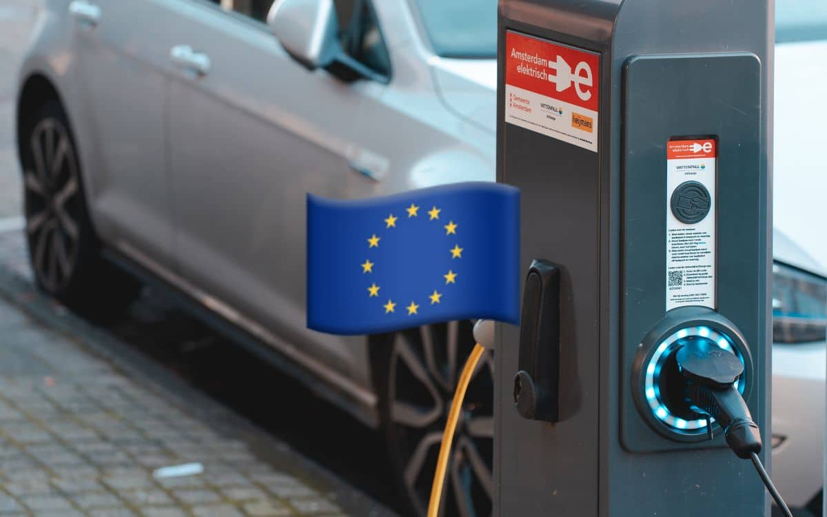 Image 1 : Voiture électrique : fin de la galère pour payer aux bornes de recharge, une nouvelle directive européenne en approche