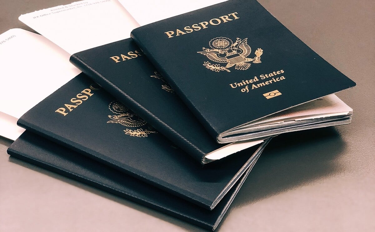 piratage pirate darknet passeport passeports voyageurs du monde