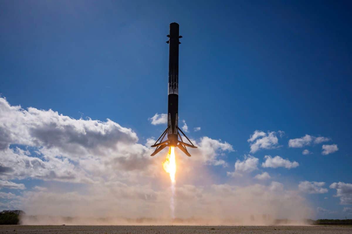 SPACEX-FALCON-9-atterrissage