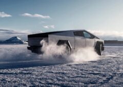 Le Tesla Cybertruck en test sur glace