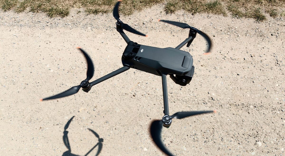 le dji mavic 3 pro en vol