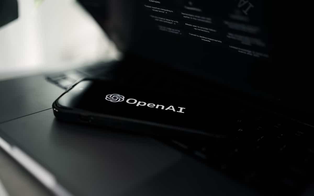 Application OpenAI sur un smartphone