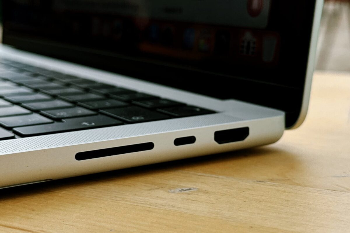 Test du MacBook Pro 14 pouces M1 Pro : la puissance d'une station de  travail, l'autonomie d'un ultraportable, un Mac à faire rêver