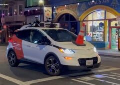 Des cônes pour stopper les véhicules autonomes