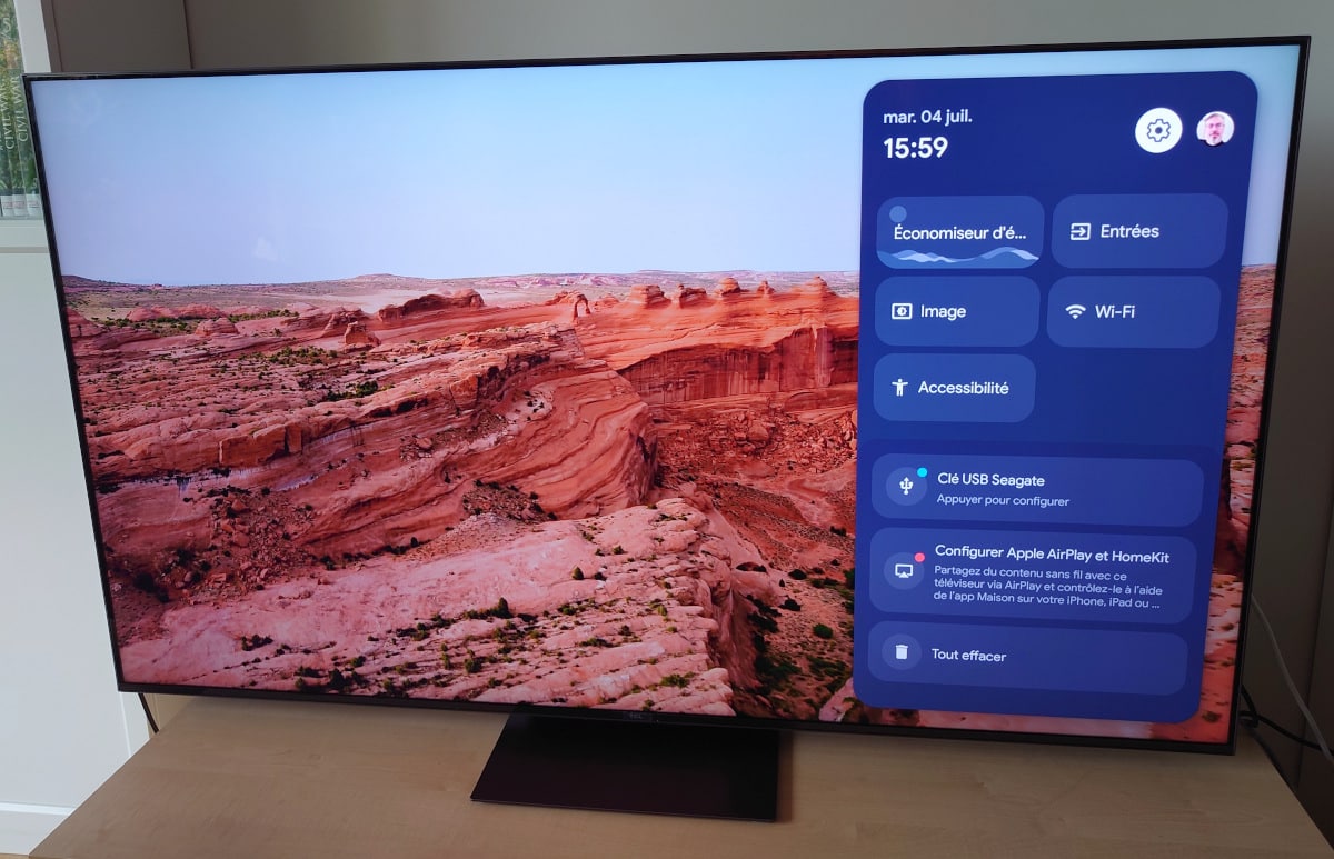 Test du TCL 65C845 : le téléviseur mini-LED à 1 000 euros qui met tout le  monde d'accord