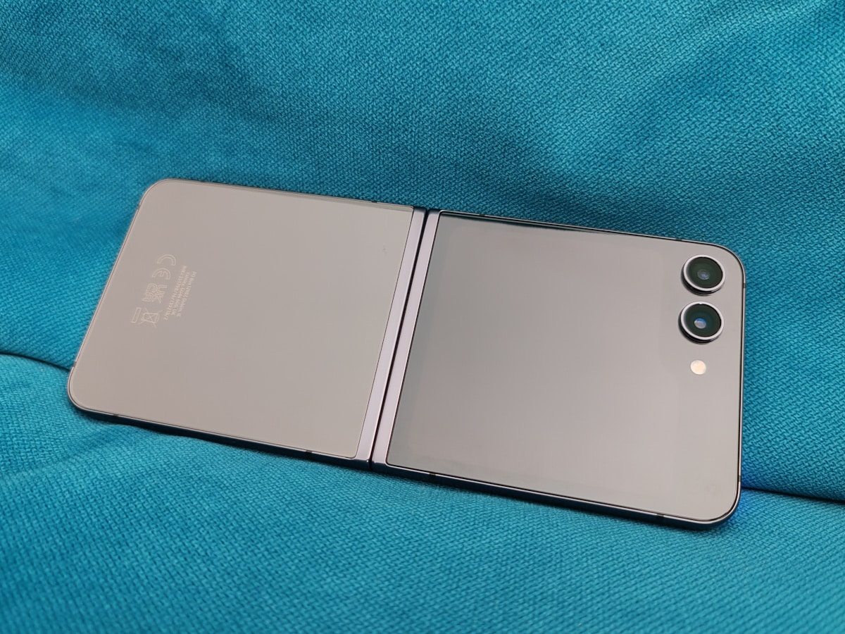 Image 9 : Test Samsung Galaxy Z Flip 5 : encore plus sexy avec son grand écran externe mais...