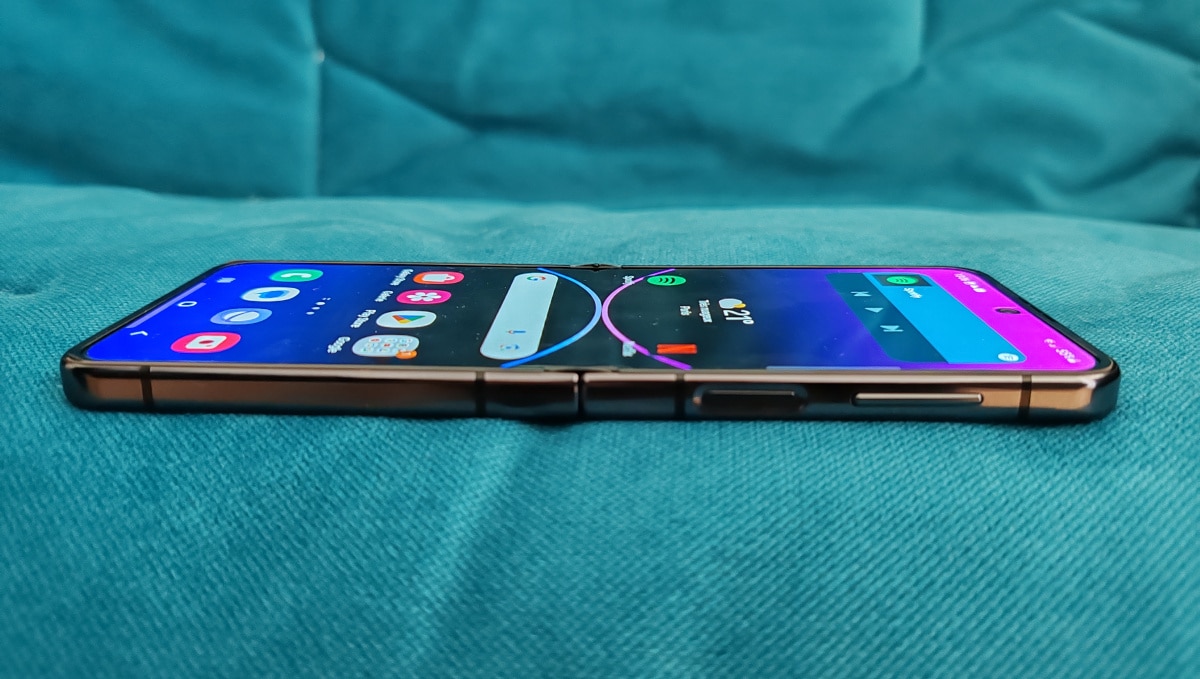 Image 34 : Test Samsung Galaxy Z Flip 5 : encore plus sexy avec son grand écran externe mais...