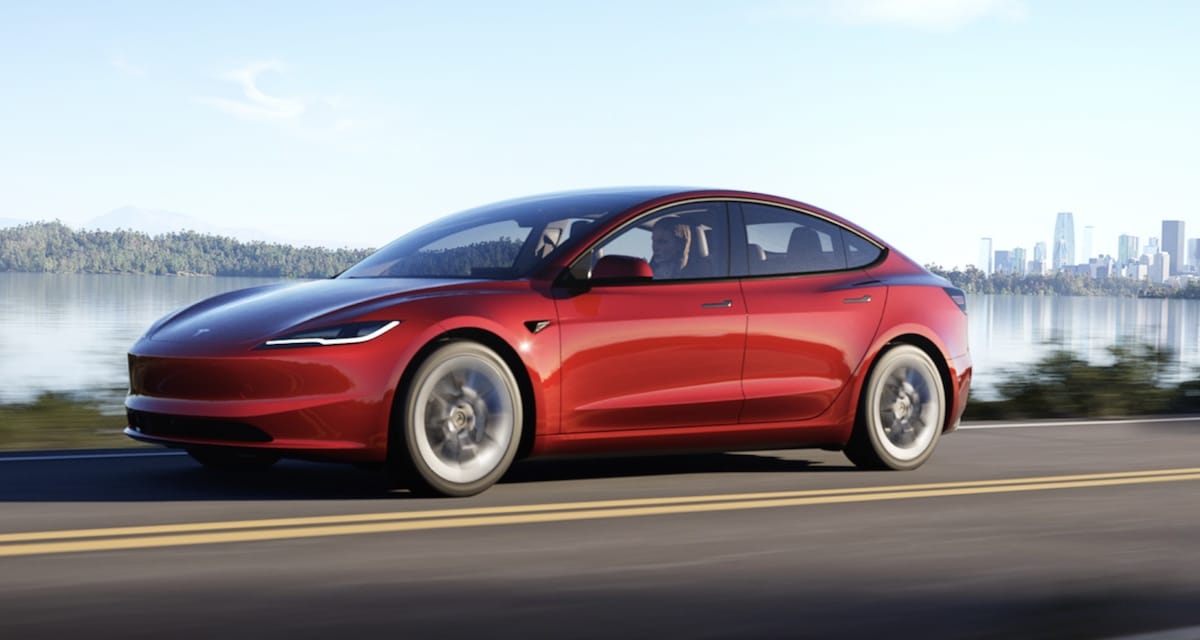 Le nouvelle Tesla Model 3 Highland cache un secret : un indicateur d'angle  mort qui change tout