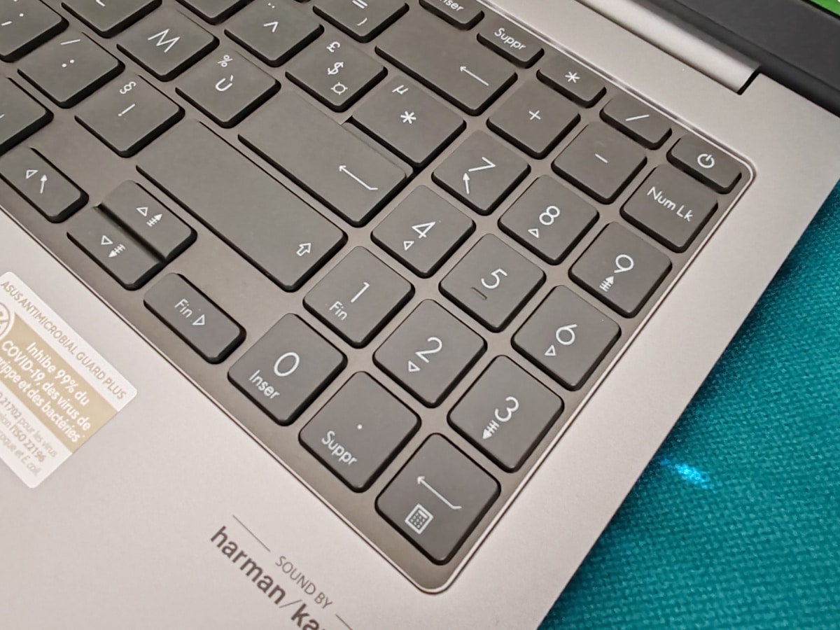 Test PC Portable Asus VivoBook 15 : service minimum en bureautique - Les  Numériques