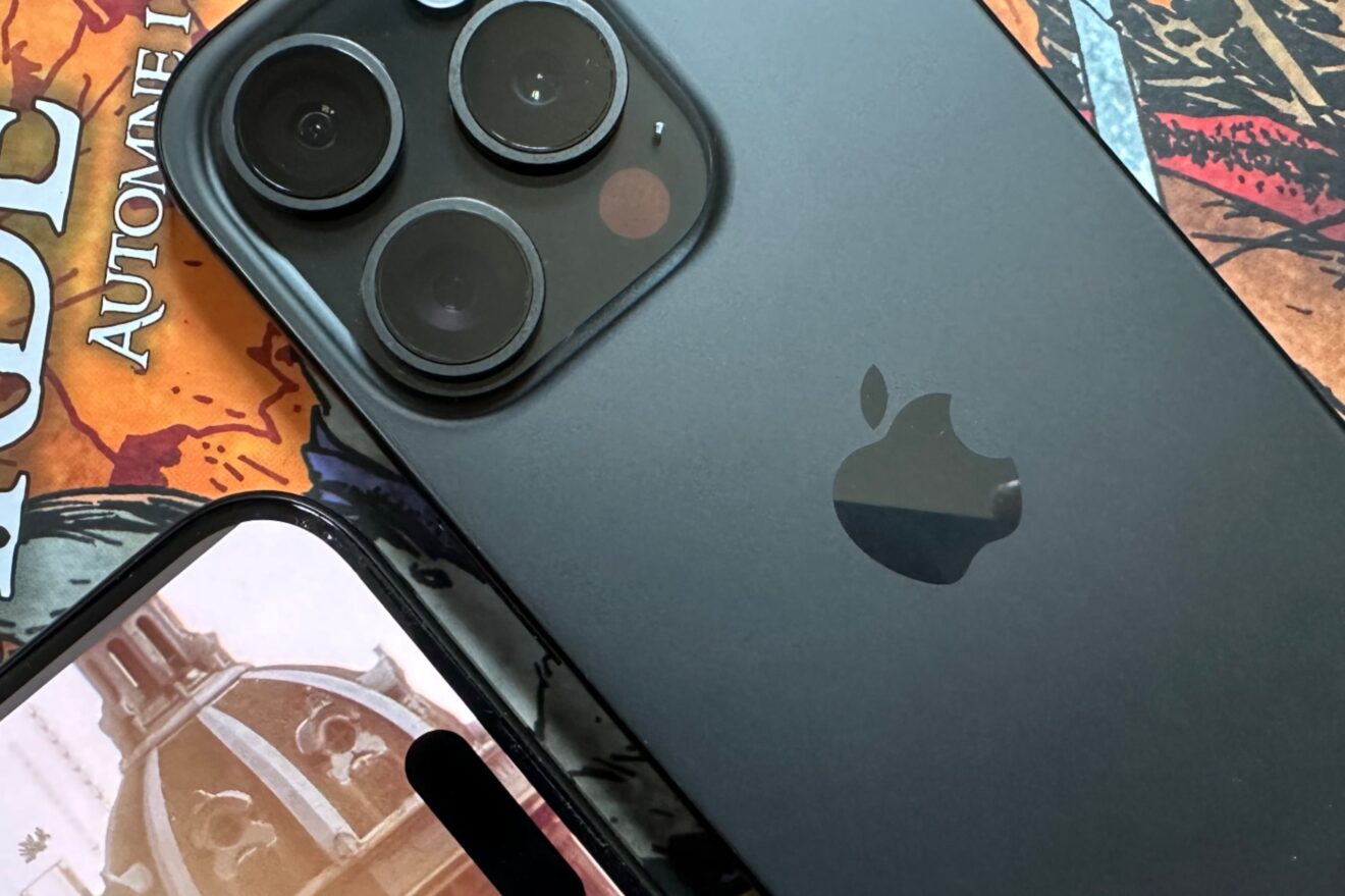 Avis Apple iPhone 15 Pro Max 512 Go Titane Noir - Commentaires et tests des clients
