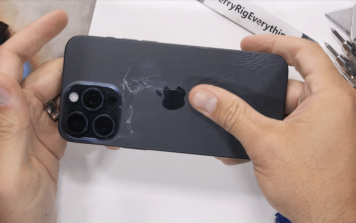 L'iPhone 15 Pro Max est fragile, il se brise facilement ! - iPhone