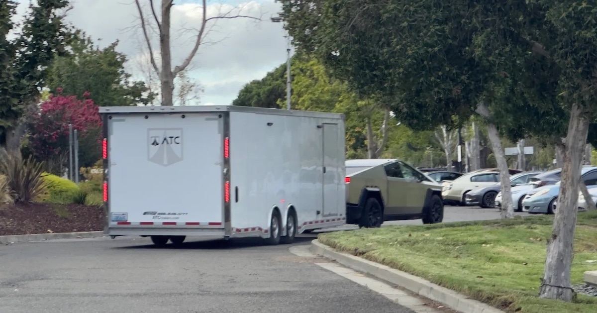 Tesla Cybertruck remorque