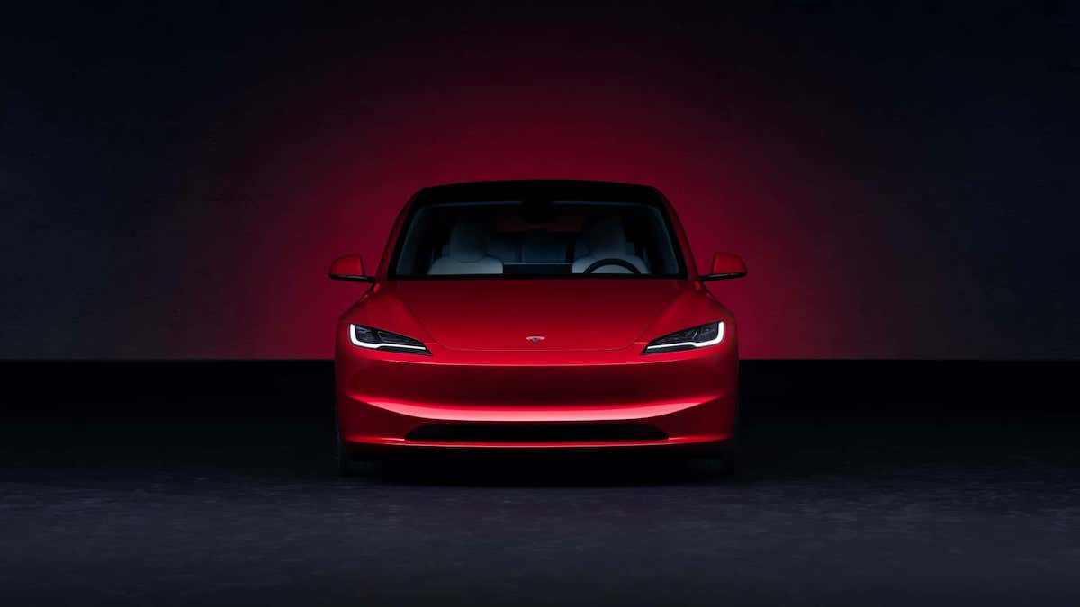 Tesla dévoile la Model 3 Highland : un nouveau look et plus d'autonomie  pour la voiture électrique