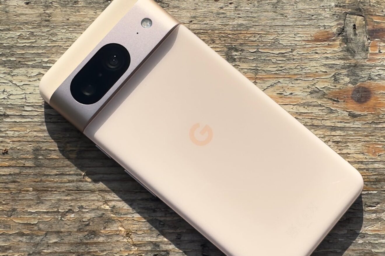 Test du Pixel 8, plus cher, le smartphone enrichi à l'IA de Google est ...