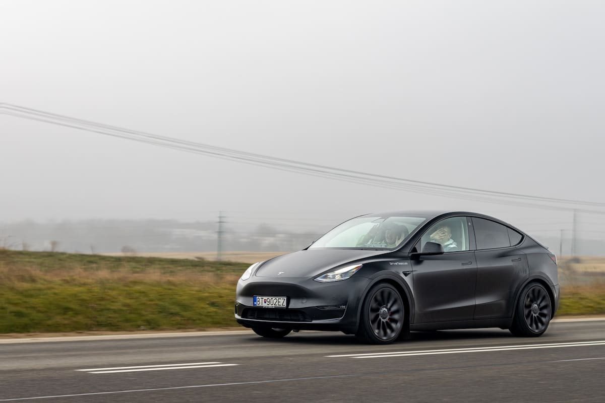 ESSAI - Tesla Model Y Propulsion : une semaine au volant de LA voiture  électrique de 2023 ? 