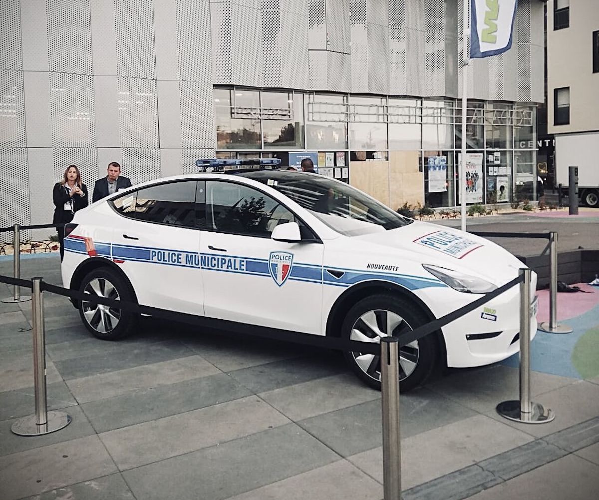 Tesla Model Y police