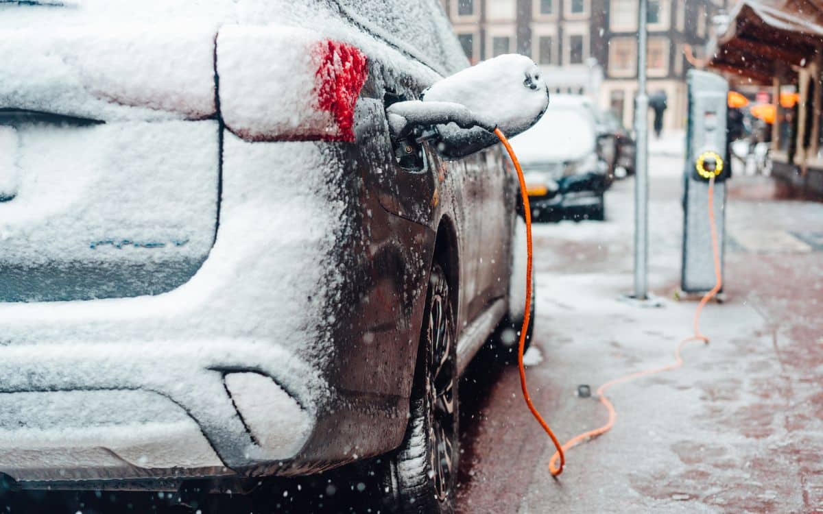 Comment préserver la batterie de sa voiture électrique en hiver