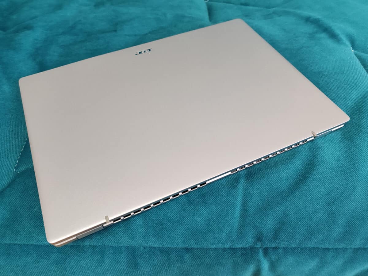 Image 11 : Test Acer Swift Go 14 : Core Ultra 7, écran OLED lumineux, équipement très complet... cet ultrabook frôle la perfection