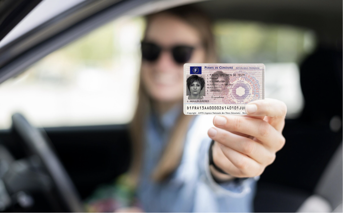 Demander le nouveau permis de conduire format carte bancaire : comment