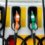 Fin des carburants : la voiture électrique va faire perdre des milliards d’euros à la France