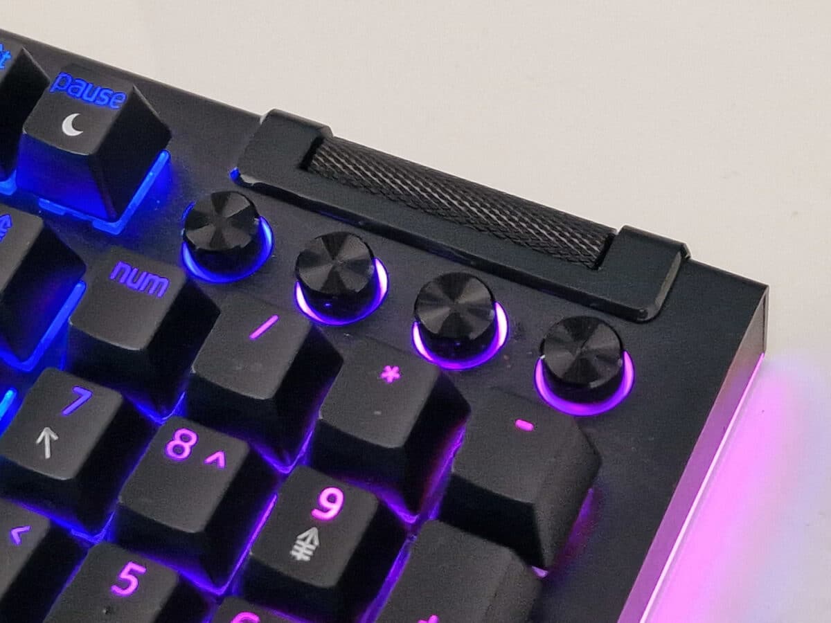Image 26 : Test BlackWidow V4 Pro : le clavier gamer le plus complet et le plus lumineux de Razer