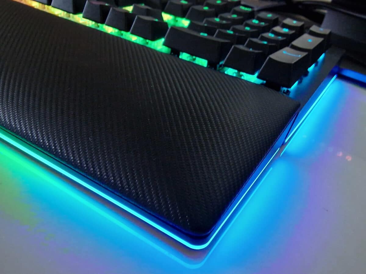 Image 47 : Test BlackWidow V4 Pro : le clavier gamer le plus complet et le plus lumineux de Razer