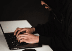 Internet piratage assassin mail