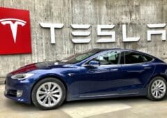 Tesla rappel 200 000 voiture