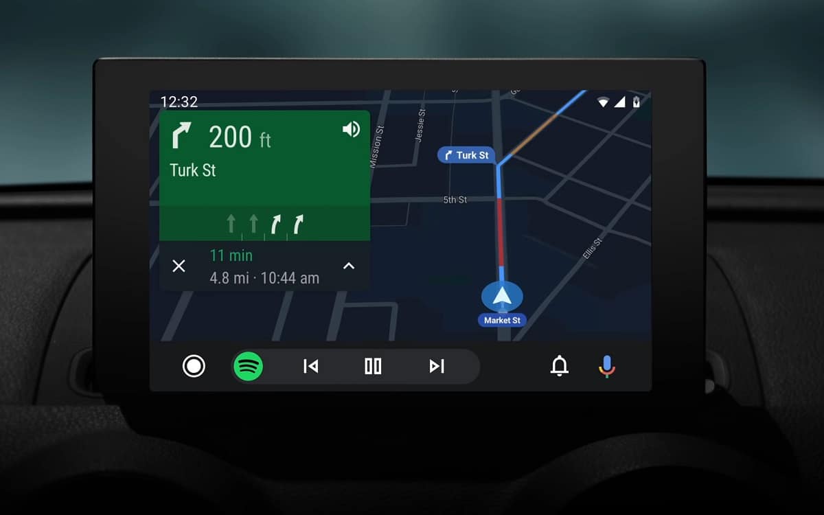 Android Auto 11 icônes personnalisables.