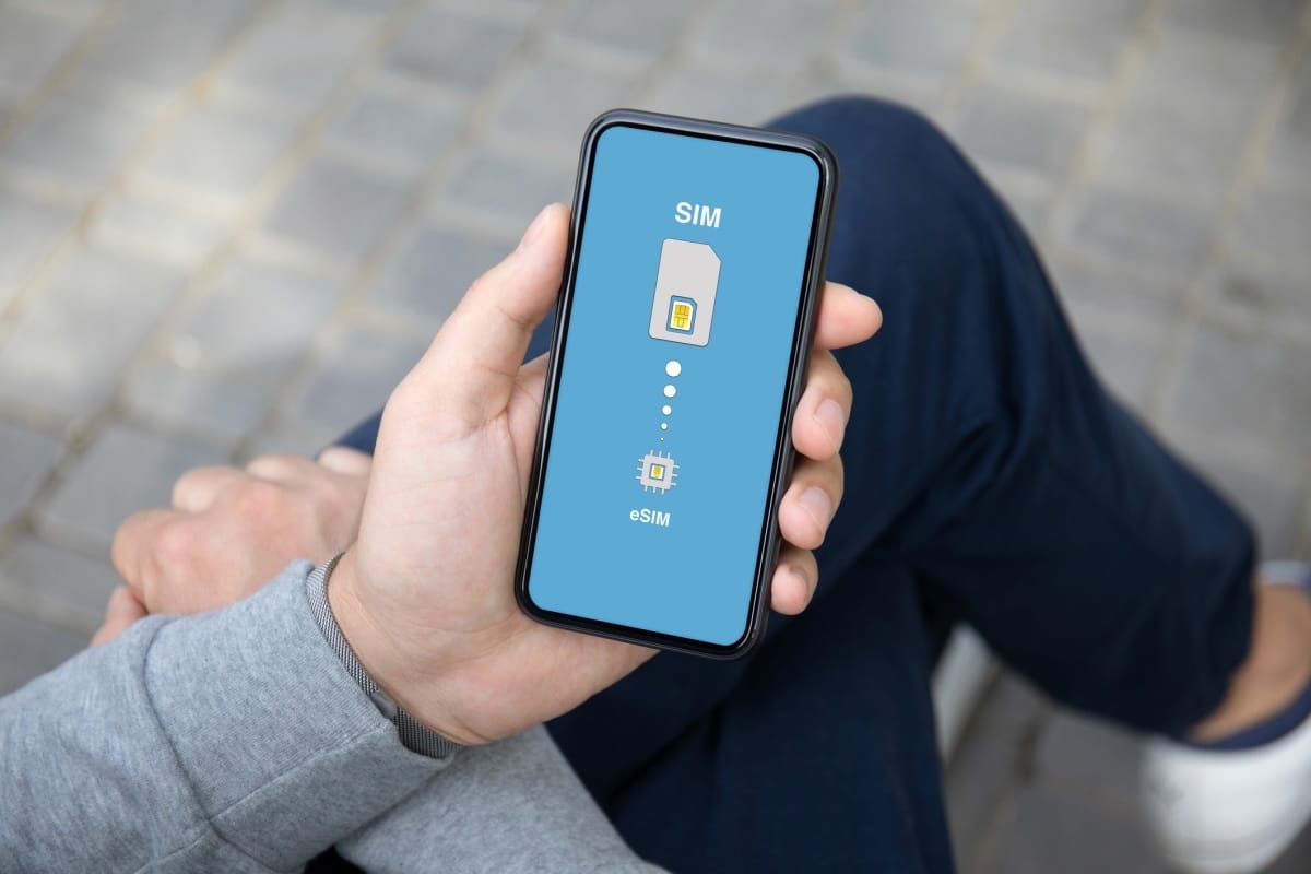 Android 14 va faciliter le passage d'une SIM à l'eSIM
