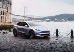 Chargeur Tesla 2023 : quelles sont les voitures compatibles ? Combien ça  coûte ?