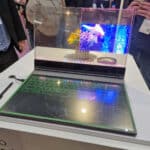 Lenovo surprend avec un étonnant PC portable à l’écran transparent