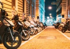 Scooters Paris nuit motos
