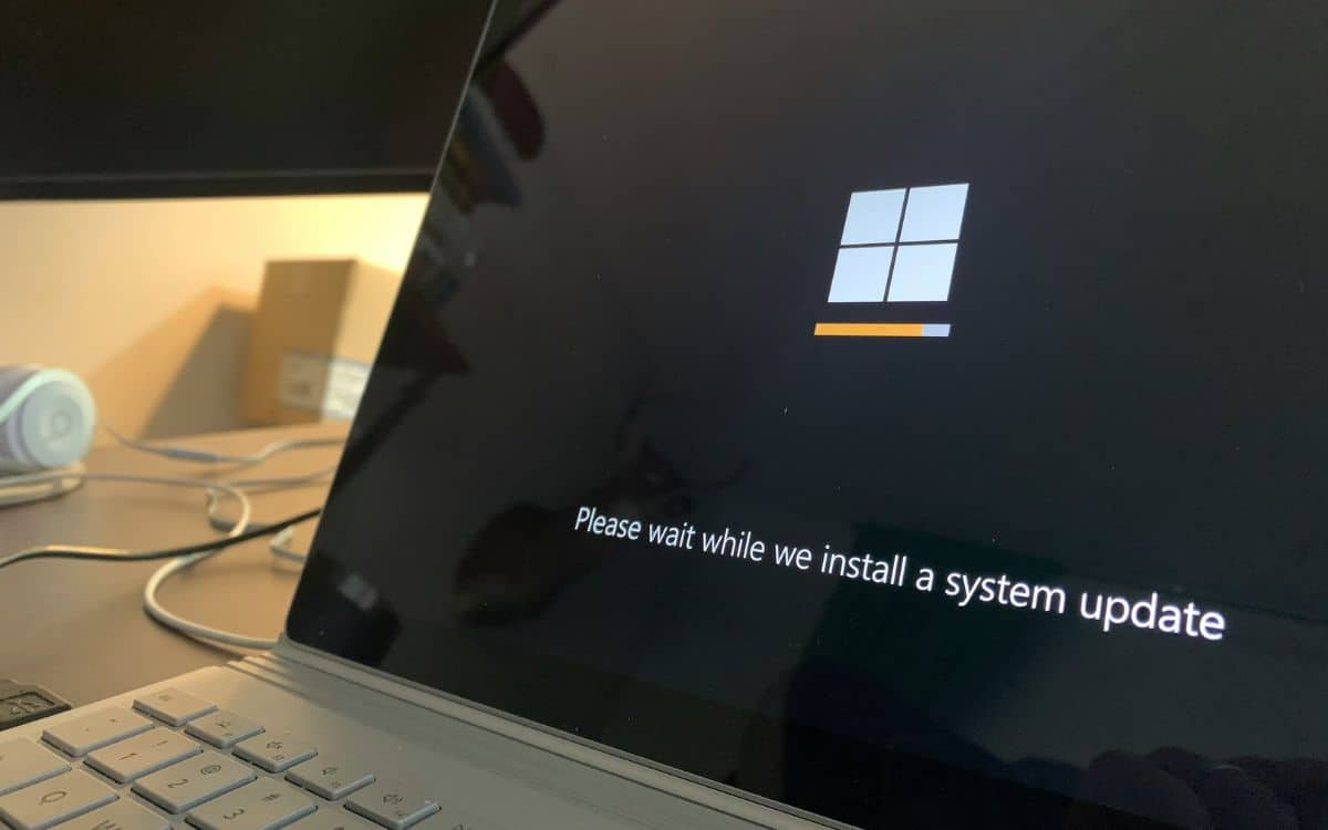 Windows 11 mise jour hot patching sécurité