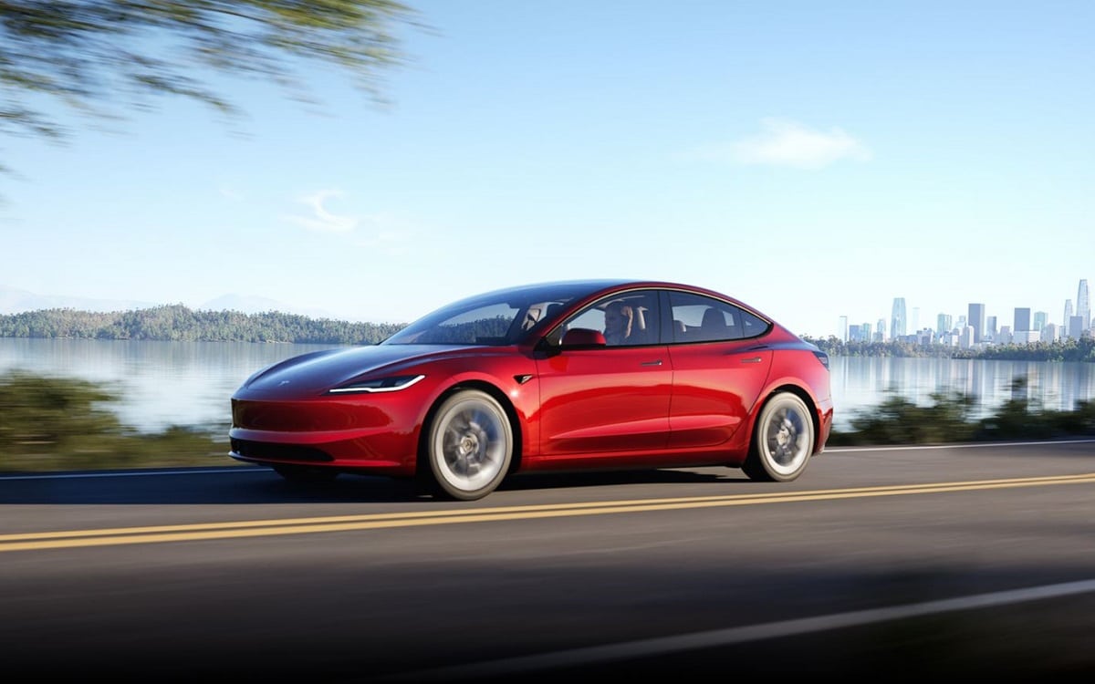Tesla Model 3 arrêt autouroute
