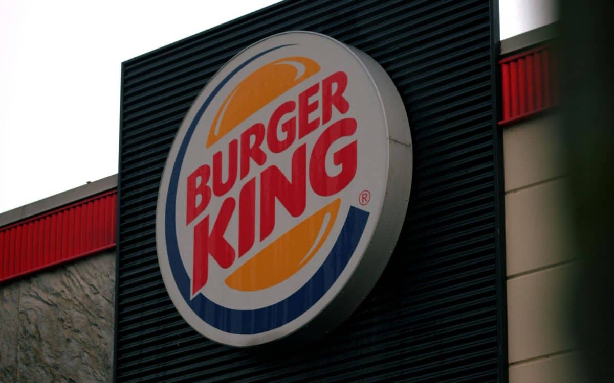 Borne de recharge voiture électrique Burger King restauration rapide