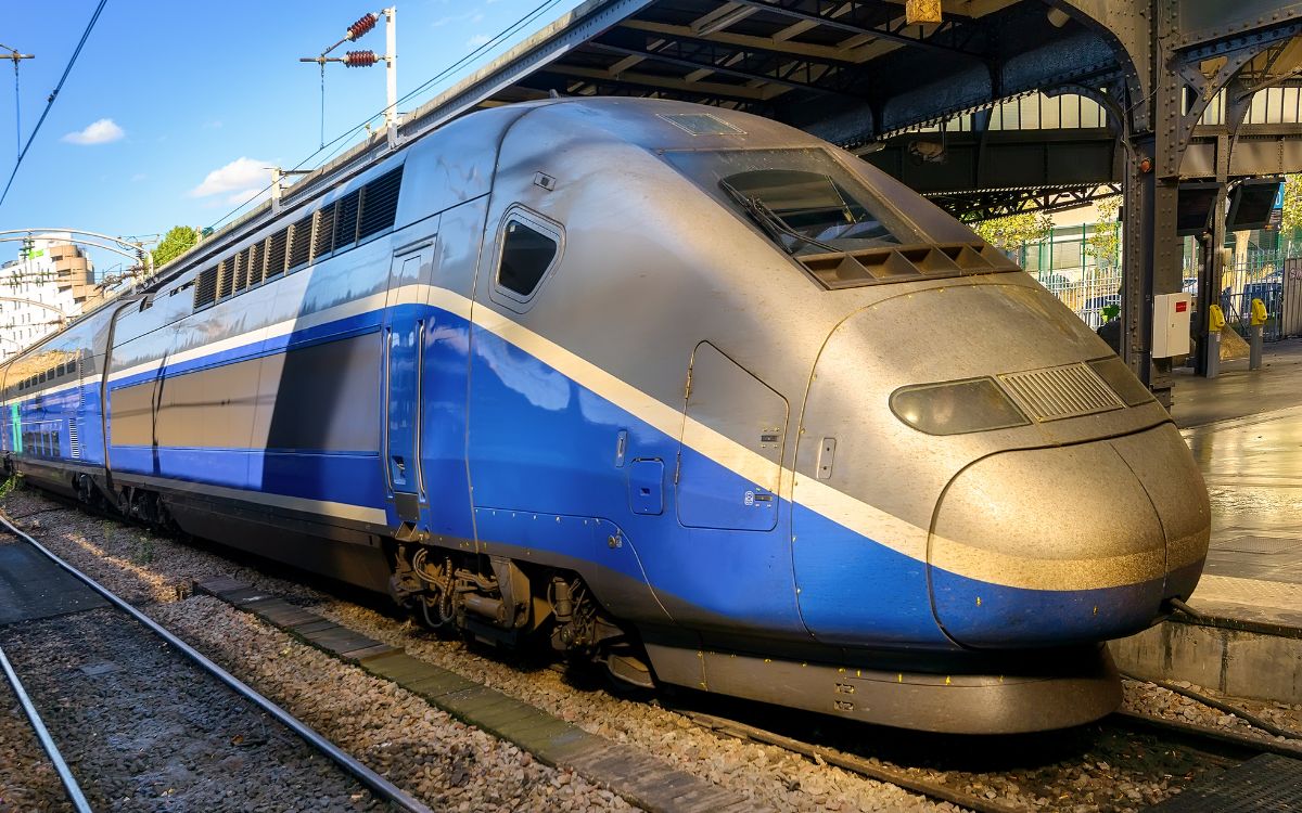 SNCF contrôle carte d'identité CNI France Identité contrôleur train
