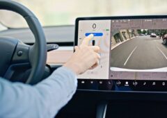 Tesla autopark Model stationnement automatique autopilot