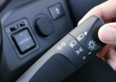 Voiture électrique boutons physique tactile écran clignotants