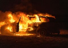 accident voiture électrique batterie incendie flammes mort