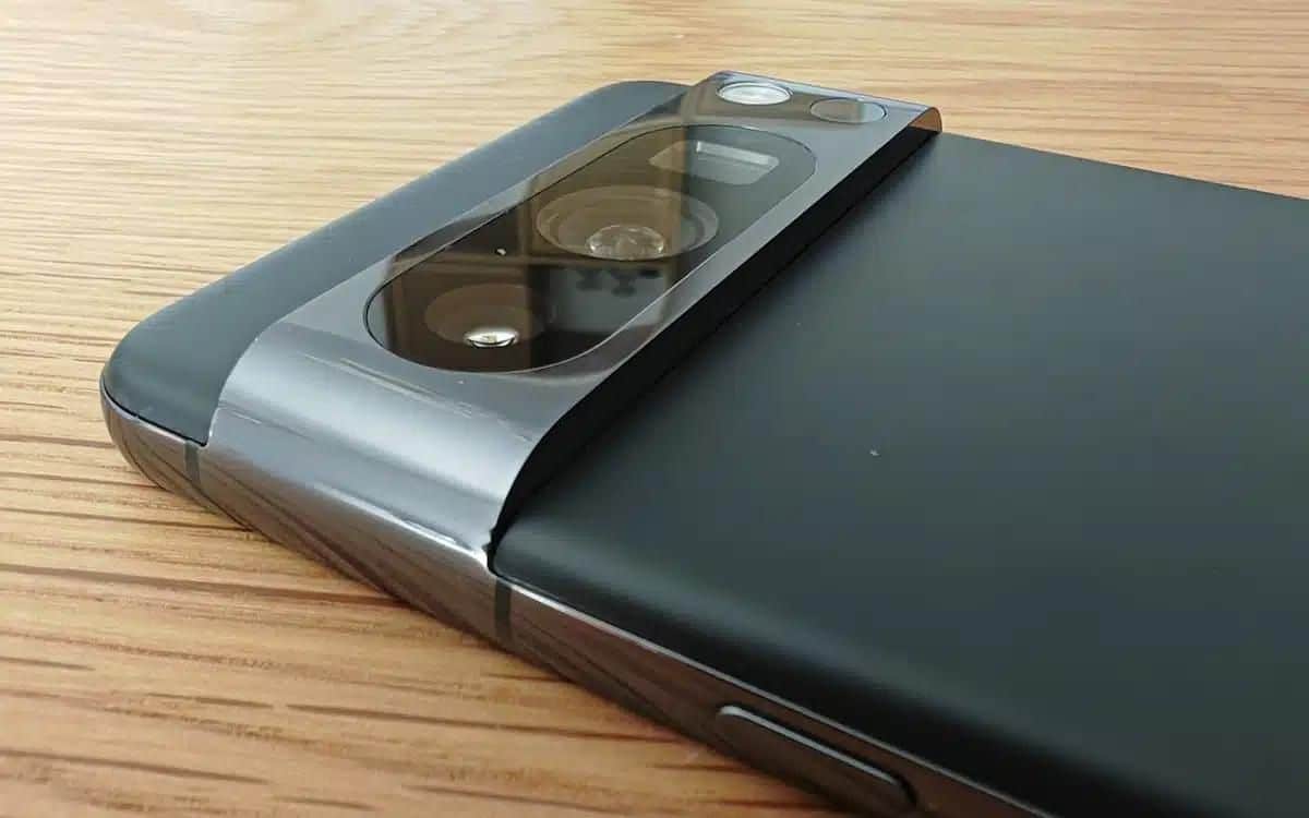 Pixel 8 google samsung galaxy s24 gemini nano ia arnaques téléphoniques