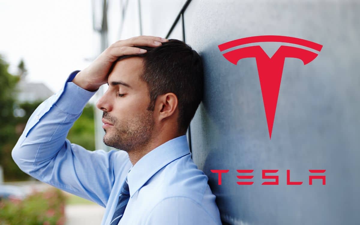 Tesla licenciements employés salariés restructuration