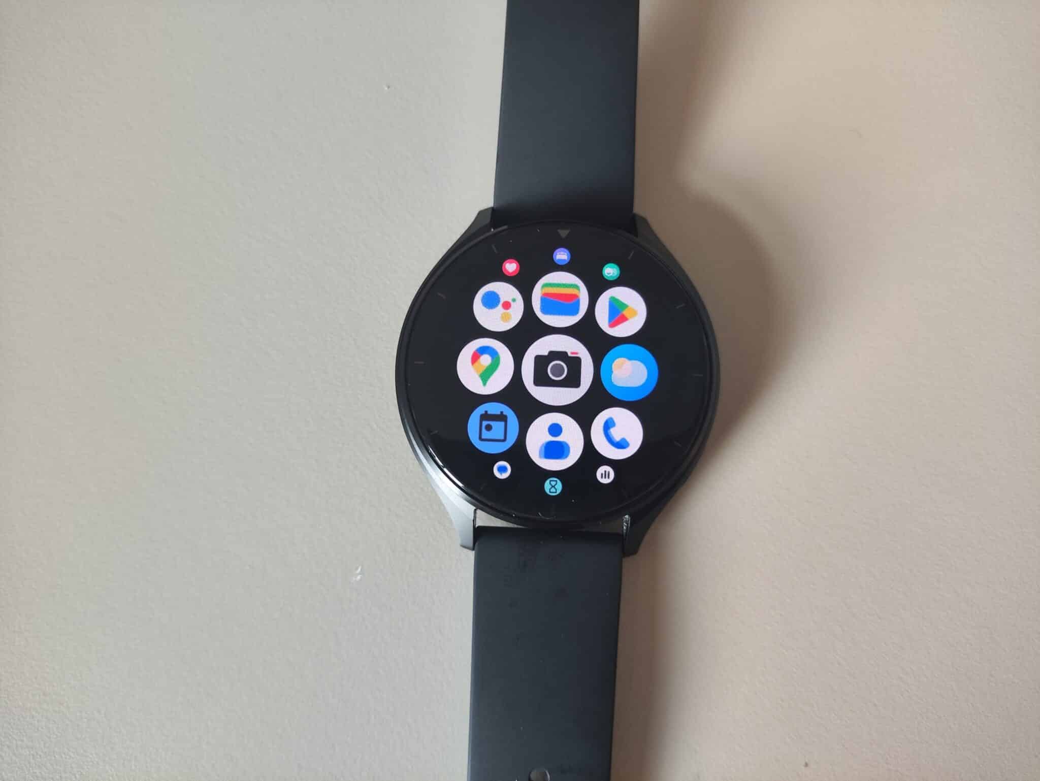 Xiaomi Watch 2 de face avec les applications affichées Crédit : Liron Semoun – Tom’s Guide