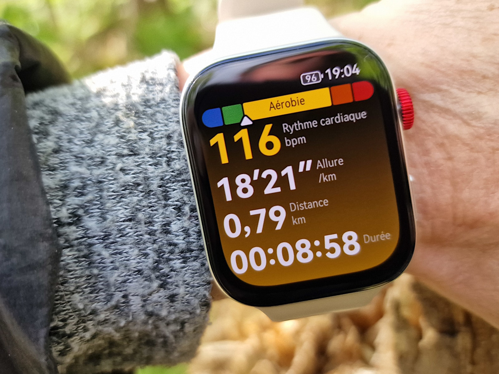 Huawei lance deux nouvelles montres, la Watch Fit 3 (la petite) et ...
