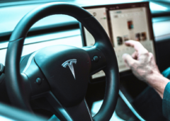 Tesla Autopilot accident kilomètres